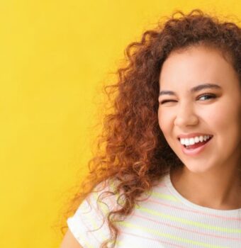 Cómo afecta el estrés a tu salud bucodental y qué hacer para prevenirlo